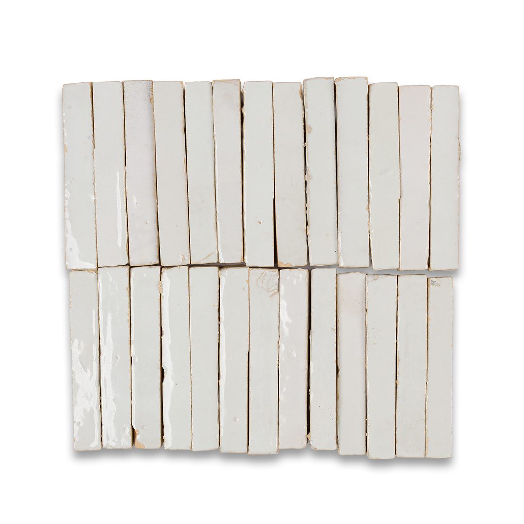 White rectangular tiles arranged in a grid pattern on a white background