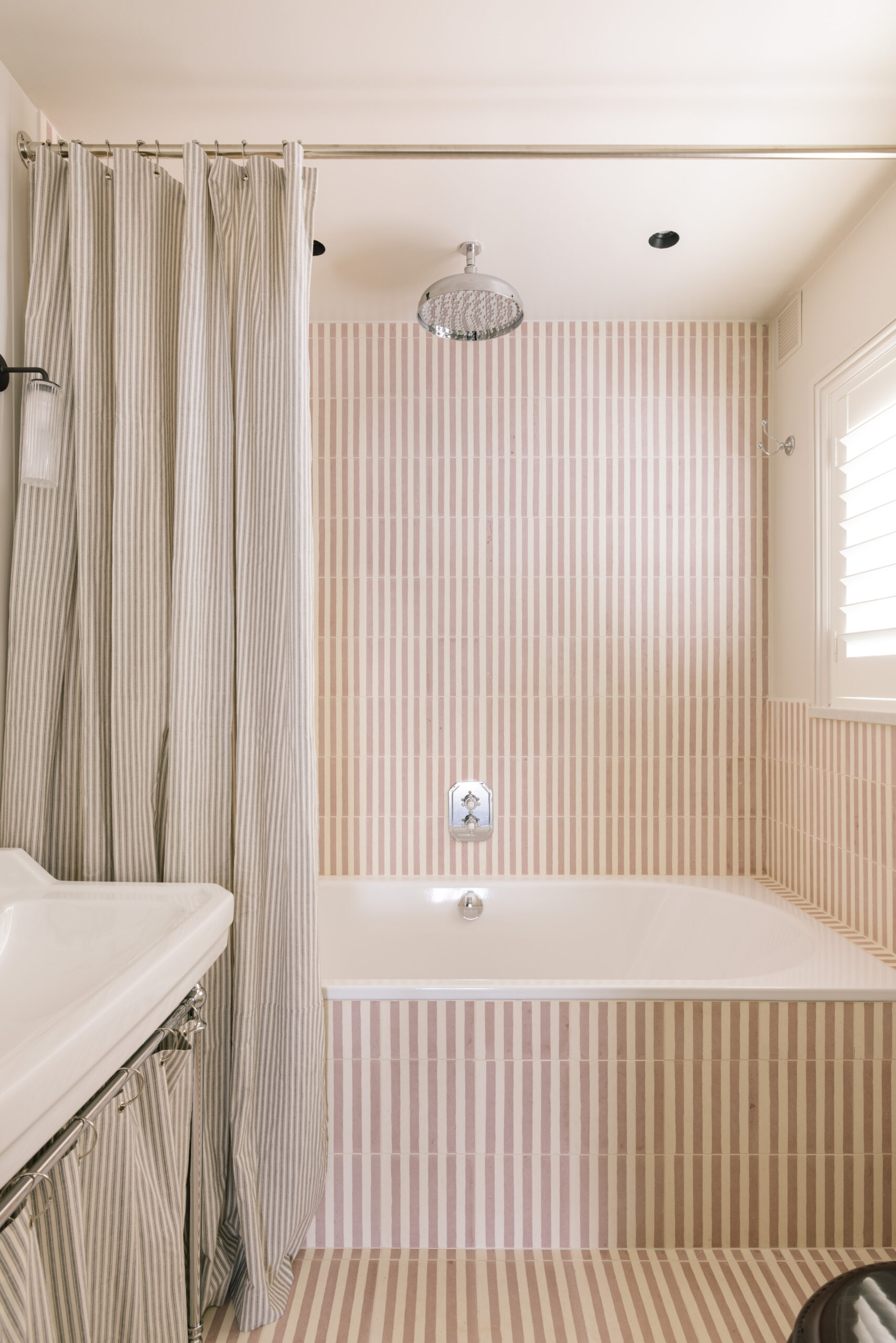 HoK Living - Kensington House - Dirty Pink Stripes Cement Tile